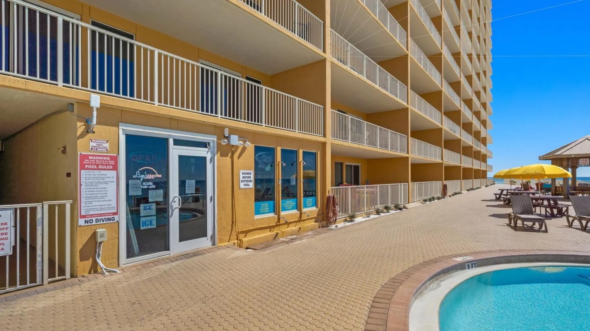 Semesterbostad Treasure Shores-3Br Beachfront Corner Unit Sleeps 8 With Stunning Gulf Views! Panama City Beach USA
