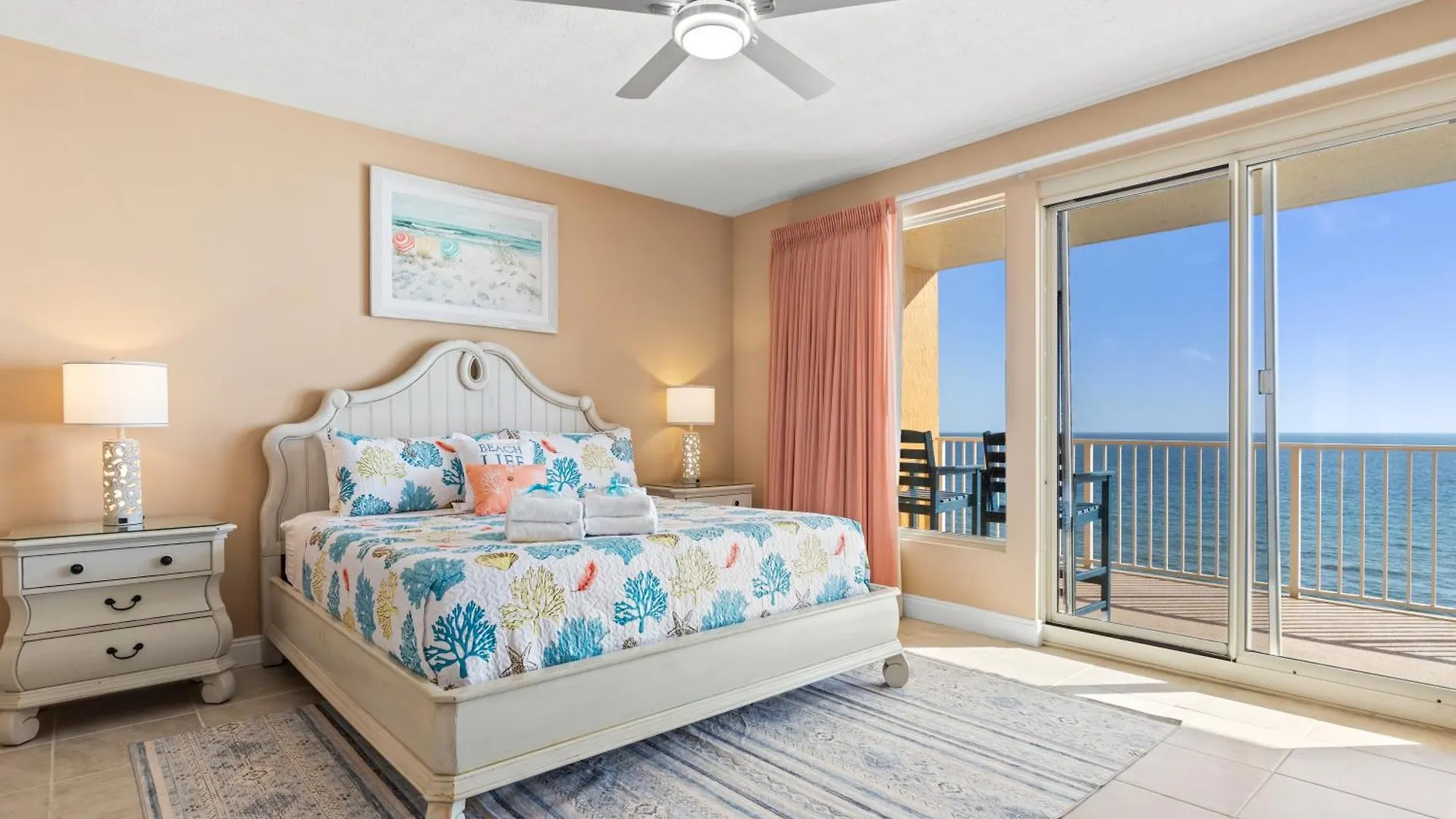 Semesterbostad Treasure Shores-3Br Beachfront Corner Unit Sleeps 8 With Stunning Gulf Views! Panama City Beach USA
