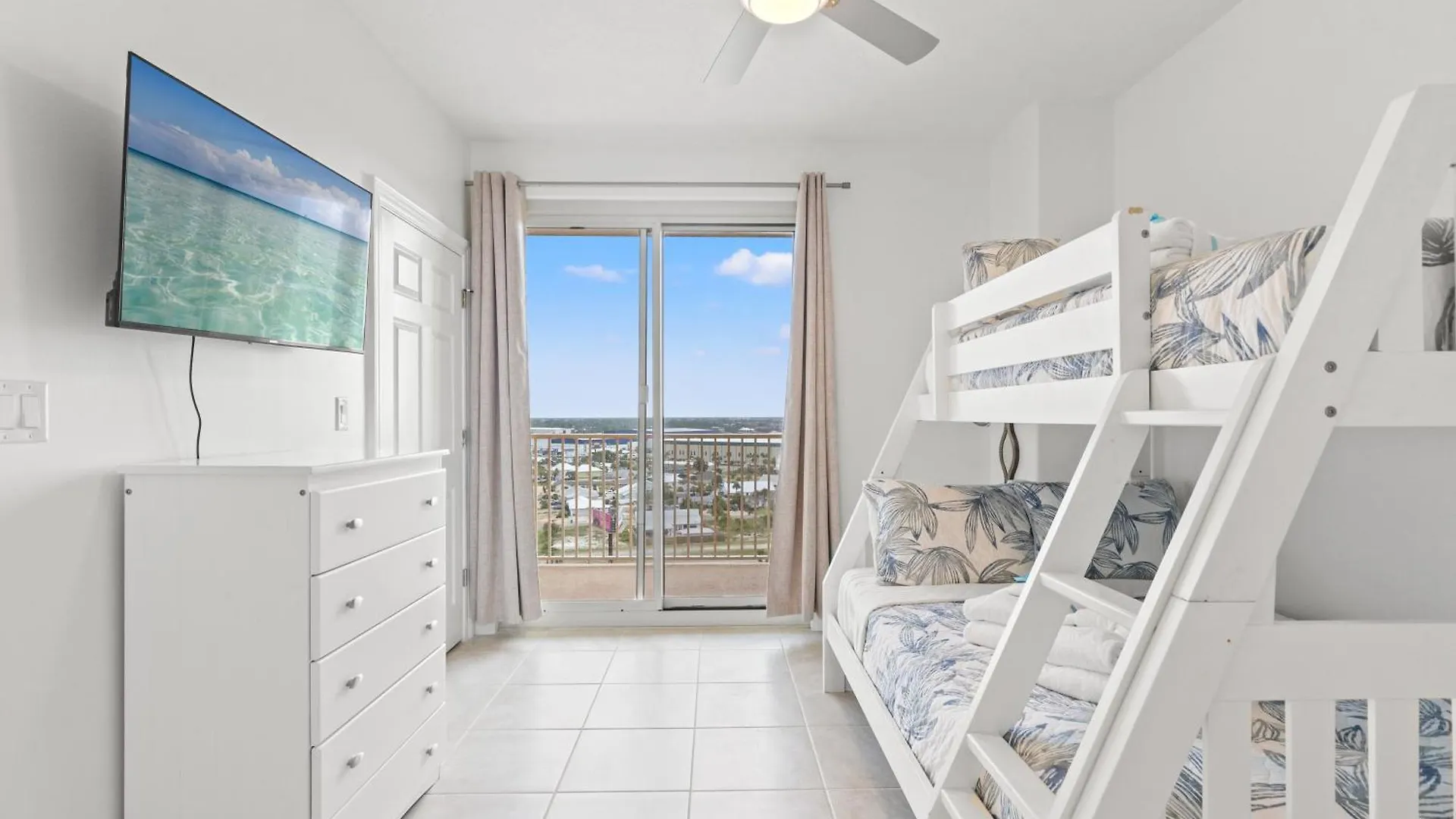 Treasure Shores-3Br Beachfront Corner Unit Sleeps 8 With Stunning Gulf Views! Panama City Beach USA