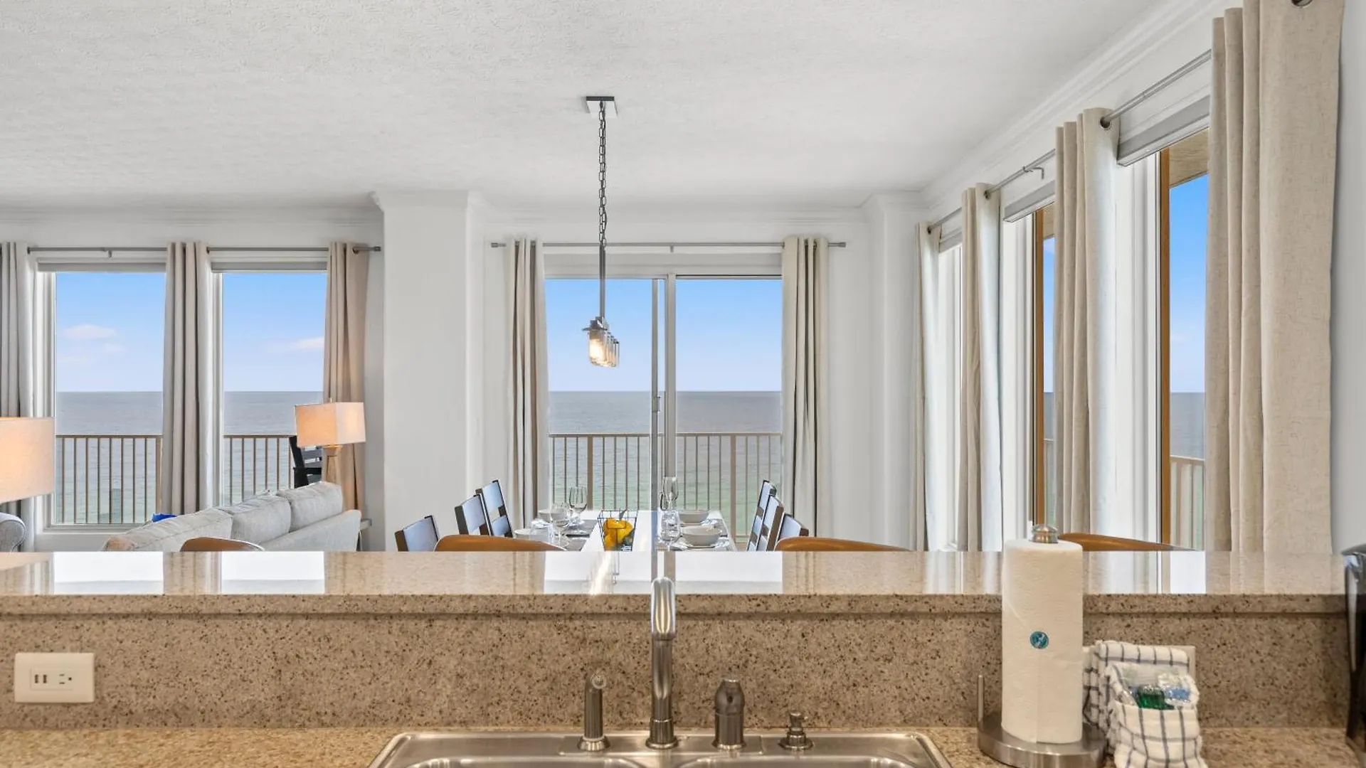 Treasure Shores-3Br Beachfront Corner Unit Sleeps 8 With Stunning Gulf Views! Panama City Beach