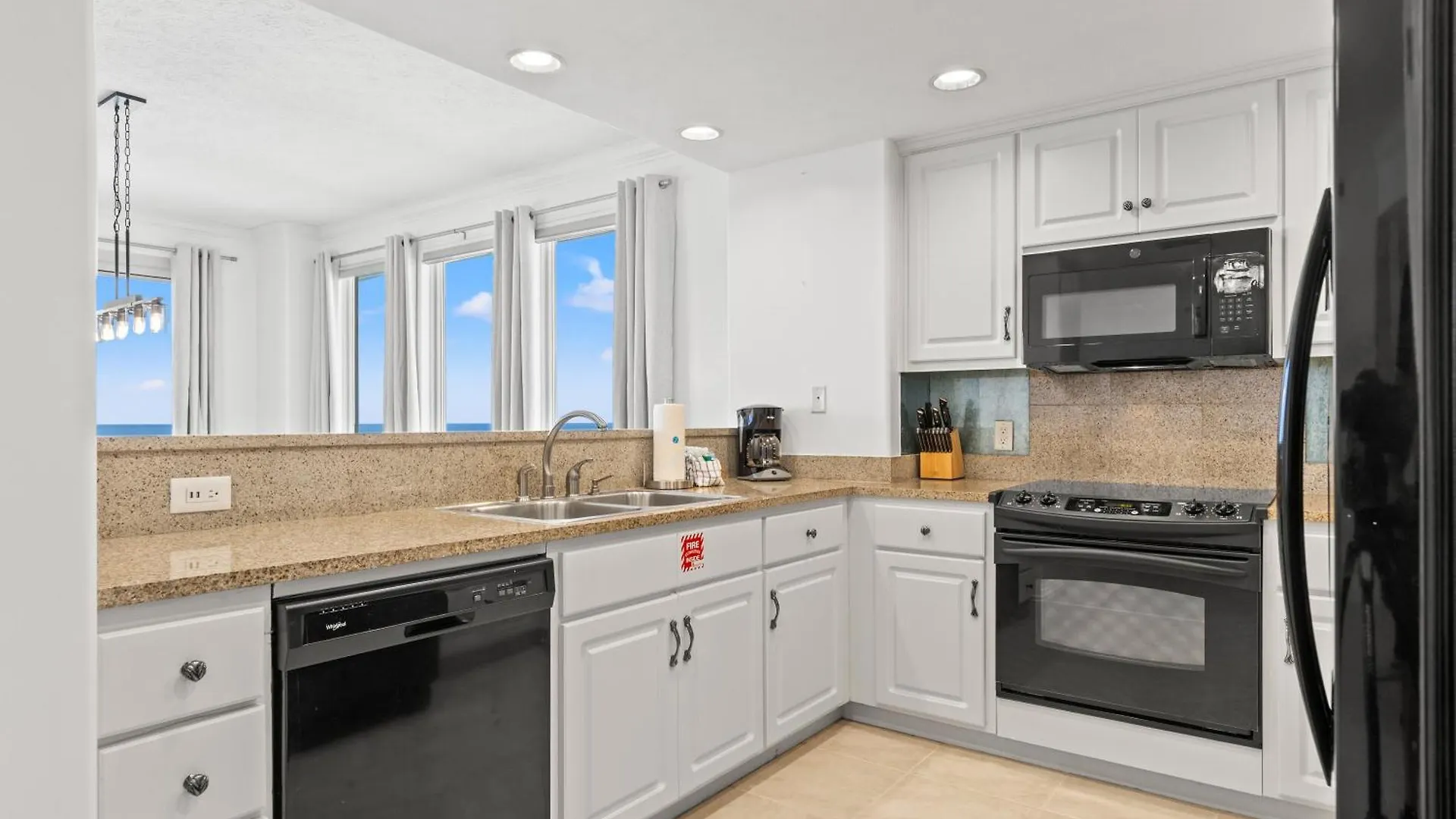 Treasure Shores-3Br Beachfront Corner Unit Sleeps 8 With Stunning Gulf Views! Panama City Beach