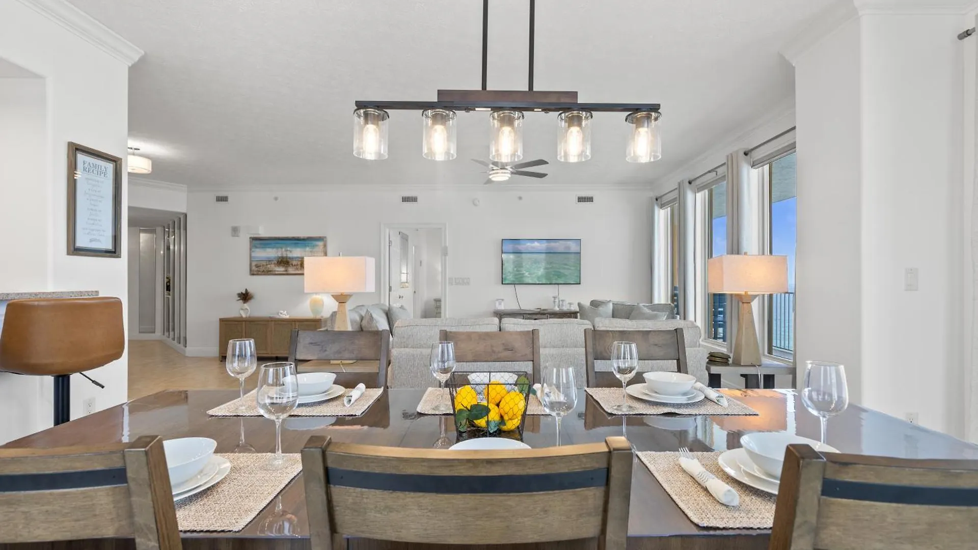 Treasure Shores-3Br Beachfront Corner Unit Sleeps 8 With Stunning Gulf Views! Panama City Beach Holiday home